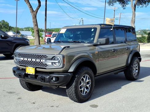 Certified 2025 Ford Bronco Badlands AWD/4WD image 10