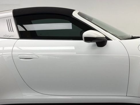 Used 2024 Porsche 911 Targa 4S w/ Premium Package image 11