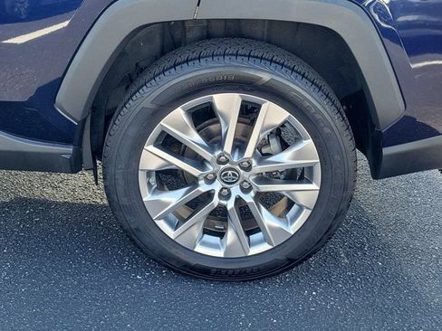 Used 2019 Toyota RAV4 XLE Premium w/ Cold Weather Package AWD/4WD image 31