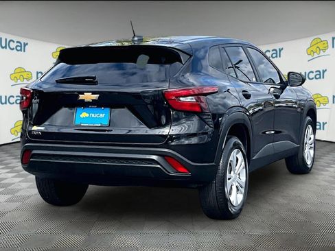 Used 2024 Chevrolet Trax LS FWD image 6