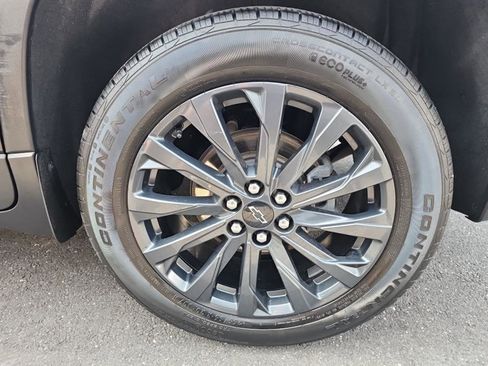 Used 2022 Chevrolet Traverse RS w/ LPO, Floor Liner Package AWD/4WD image 10