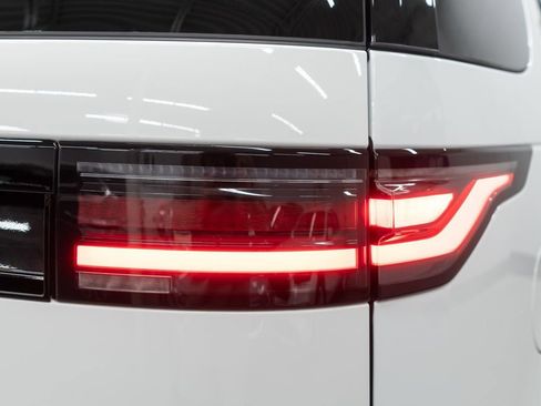 Used 2024 Land Rover Discovery Dynamic SE image 55