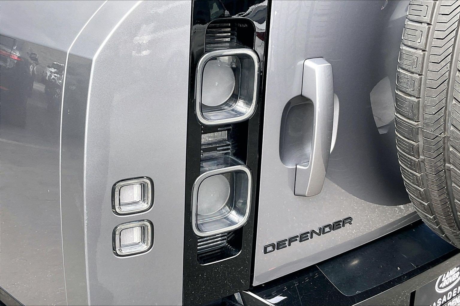 Certified 2023 Land Rover Defender 130 X AWD/4WD image 26