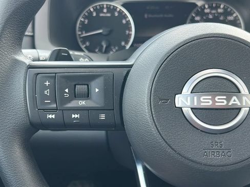 Used 2025 Nissan Pathfinder S FWD image 16