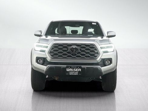 Used 2022 Toyota Tacoma TRD Off-Road w/ TRD Premium Off Road Package AWD/4WD image 8