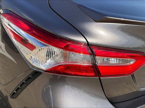 Used 2020 Toyota Camry SE image 26