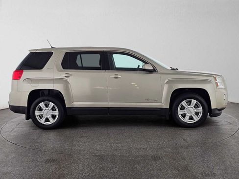 Used 2014 GMC Terrain SLE w/ LPO, Protection Package FWD image 2