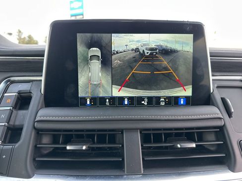 Used 2023 GMC Yukon SLT image 49