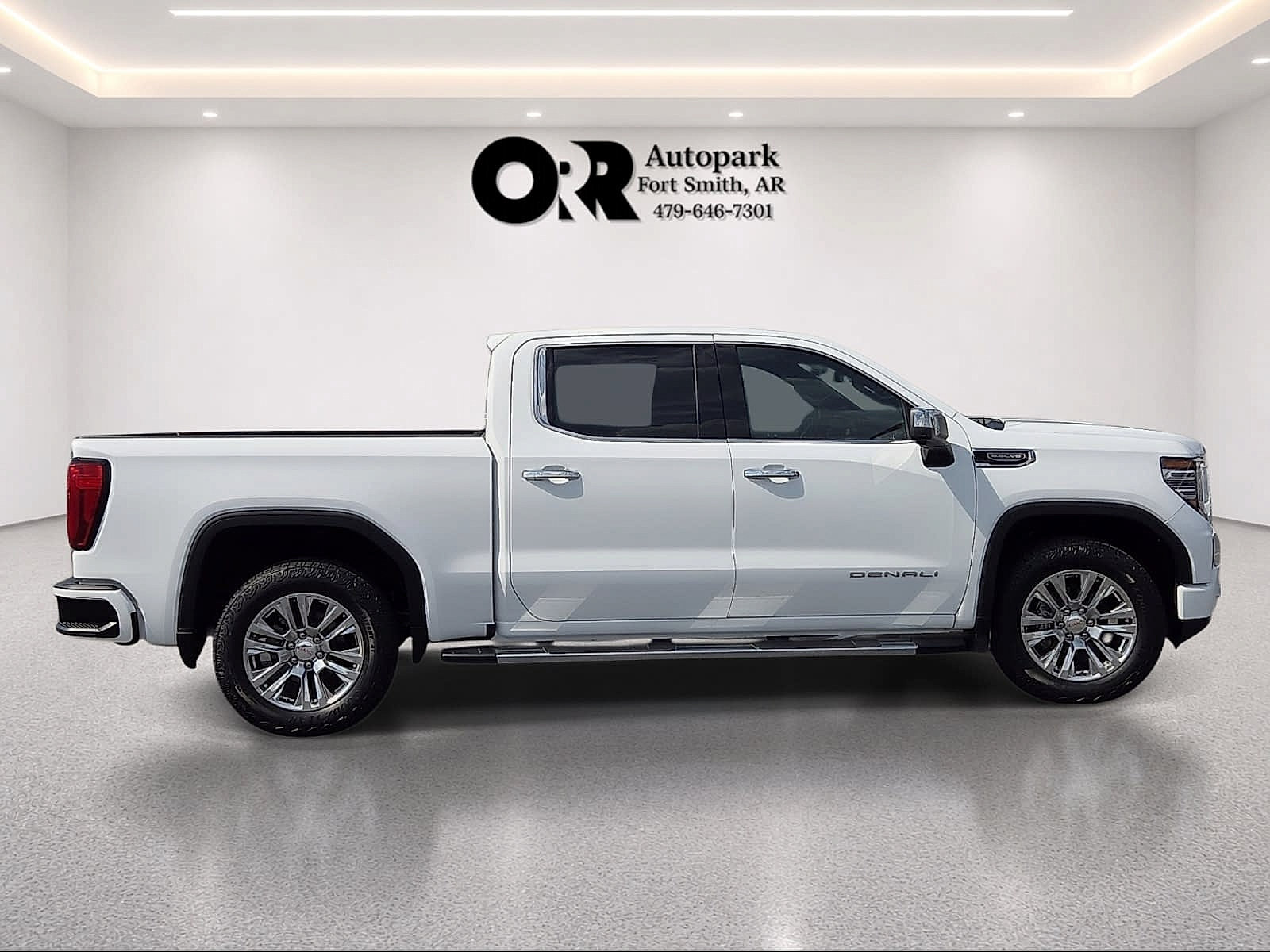 Used 2022 GMC Sierra 1500 Denali w/ Technology Package AWD/4WD image 6
