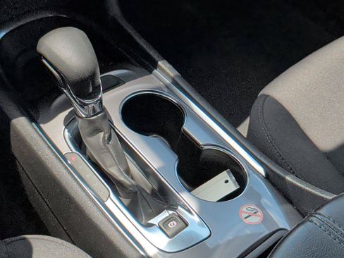 Used 2023 Chevrolet Malibu LT FWD image 19