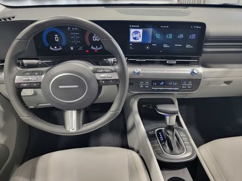 Used 2025 Hyundai Kona SEL FWD image 28