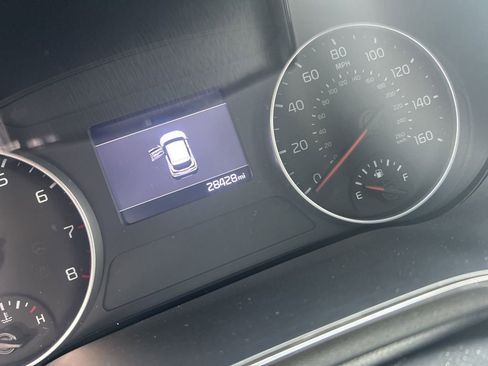 Used 2023 Kia Seltos EX image 3