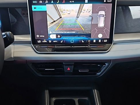 New 2025 Volkswagen Tiguan SE image 30