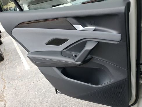 New 2026 Volkswagen Tiguan SE R-Line FWD image 13