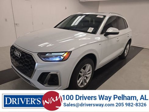 Used 2023 Audi Q5 2.0T Premium w/ Convenience Package image 1