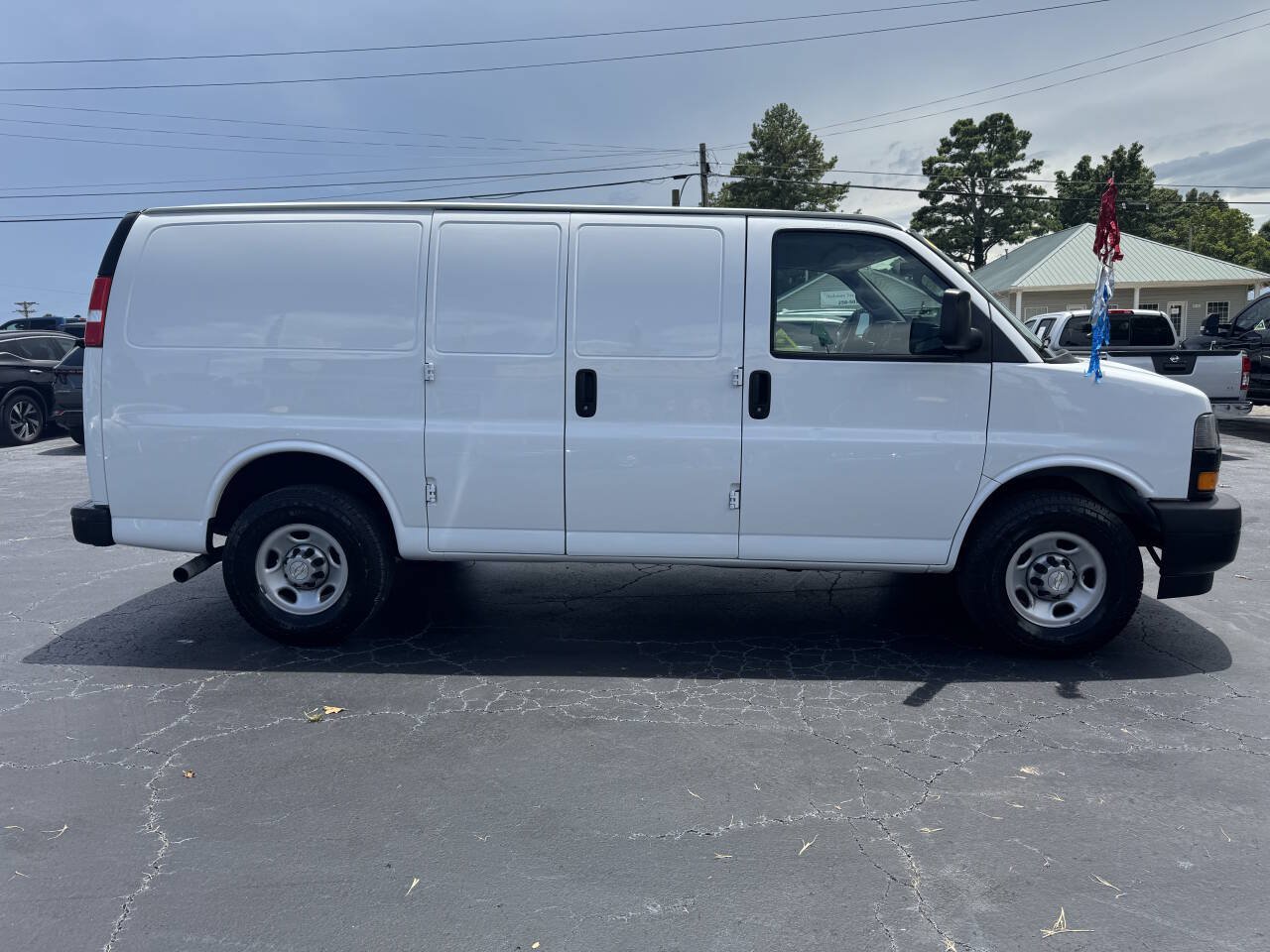 Used 2021 Chevrolet Express 2500 RWD image 7