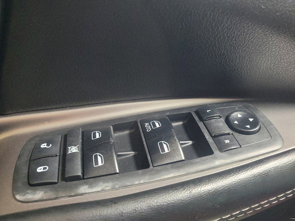 Used 2018 Dodge Journey Crossroad w/ Nav & Sun Group FWD image 27