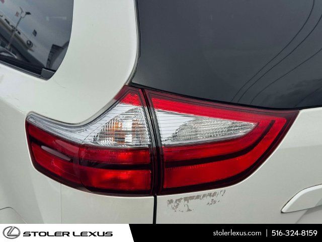 Used 2019 Toyota Sienna XLE w/ XLE Navigation Package AWD/4WD image 14