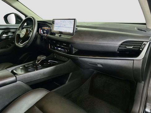 Used 2024 Nissan Rogue SL FWD image 30