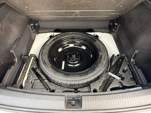 Used 2021 Volkswagen Tiguan SEL AWD/4WD image 15