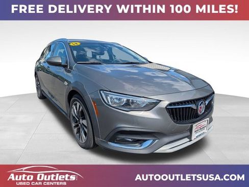 Used 2018 Buick Regal Preferred w/ Sights and Sounds Package AWD/4WD image 1