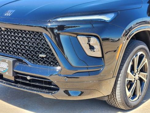 New 2025 Buick Enclave Sport Touring w/ Super Cruise Package image 11