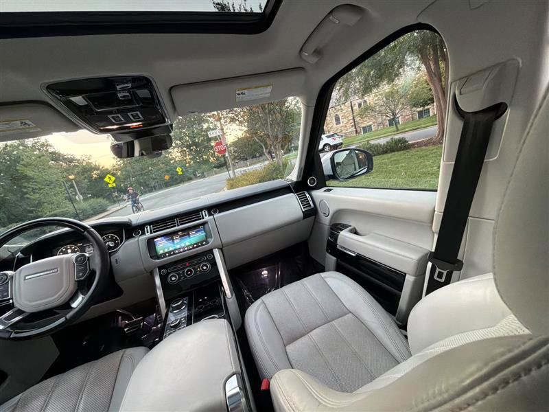 Used 2017 Land Rover Range Rover Supercharged AWD/4WD image 25