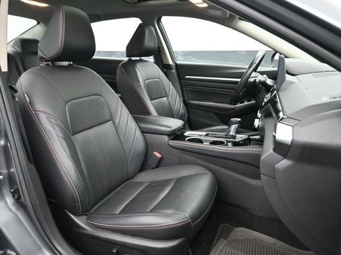 Used 2023 Nissan Altima 2.5 SR w/ SR Premium Package image 26