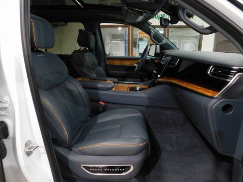 Used 2022 Jeep Grand Wagoneer Series II w/ Convenience Group III image 96