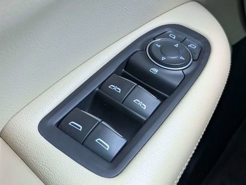Used 2017 Cadillac XT5 FWD image 23