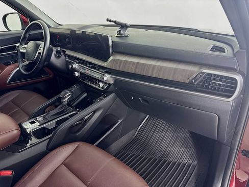 Used 2023 Kia Telluride EX w/ EX Captain's Chair Package FWD image 38