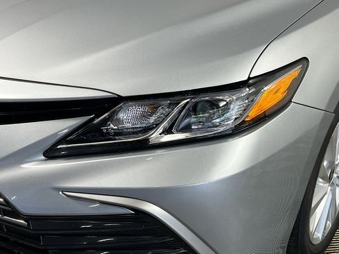Used 2023 Toyota Camry LE image 12