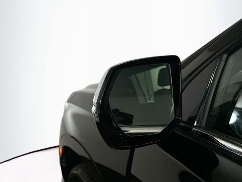 Used 2024 Chevrolet Suburban Premier image 16