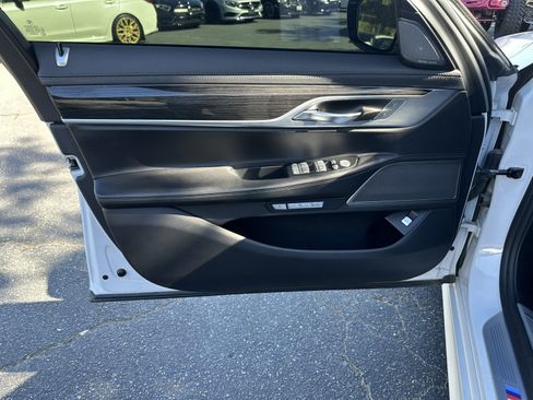 Used 2018 BMW 740i RWD image 27