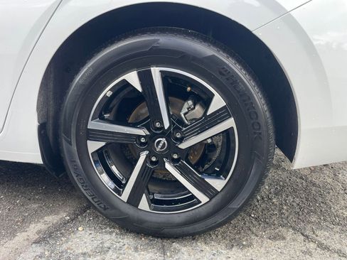 Used 2025 Nissan Sentra SV image 30