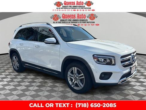 Used 2021 Mercedes-Benz GLB 250 4MATIC w/ Premium Package image 9