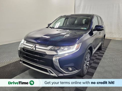 Used 2020 Mitsubishi Outlander SE image 1