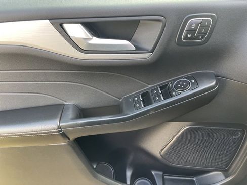 Used 2024 Ford Escape Platinum image 18