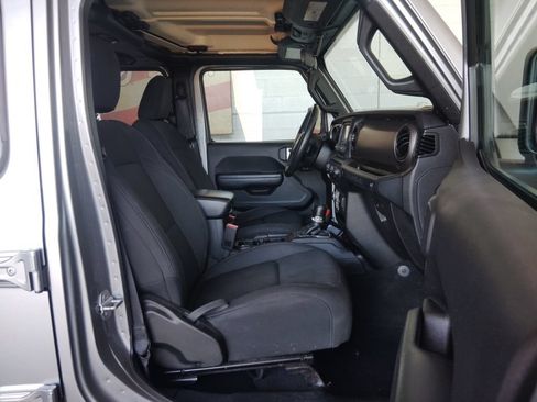 Used 2018 Jeep Wrangler Unlimited Sport S AWD/4WD image 12