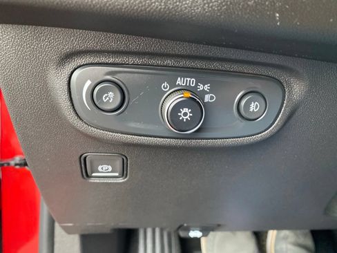 Used 2024 GMC Terrain SLT w/ Infotainment Package II AWD/4WD image 13