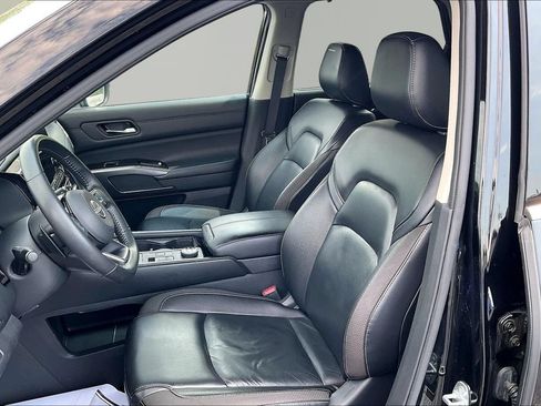 Used 2023 Nissan Pathfinder SL AWD/4WD image 24