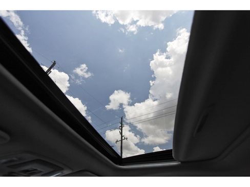 Used 2022 Toyota Sienna XLE FWD image 25