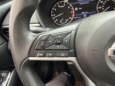 Used 2021 Nissan Altima 2.5 SV FWD image 12