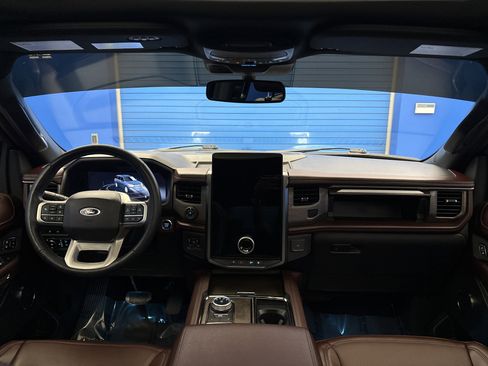 Used 2024 Ford Expedition Limited RWD image 28