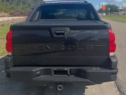 Used 2003 Chevrolet Avalanche 4x4 w/ Suspension Package, Off-Road image 9