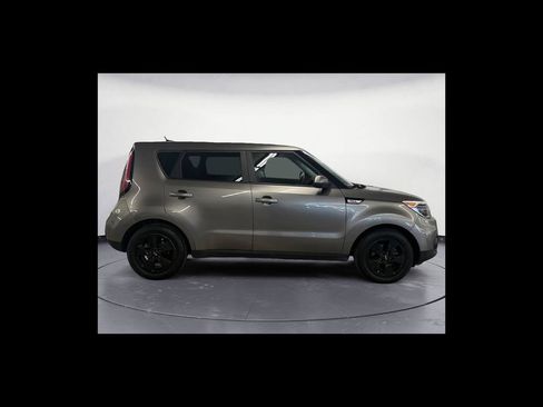 Used 2019 Kia Soul FWD image 7
