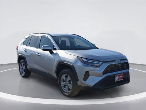 Used 2024 Toyota RAV4 XLE AWD/4WD image 2