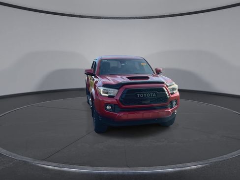 Used 2019 Toyota Tacoma TRD Sport RWD image 3