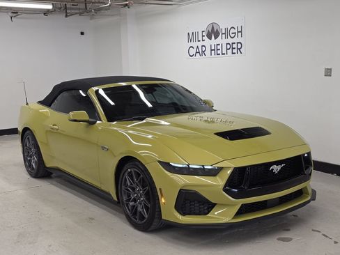 Used 2025 Ford Mustang GT Premium w/ GT Performance Package RWD image 12