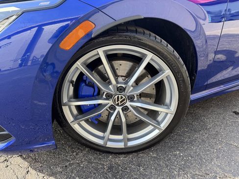 Used 2024 Volkswagen Golf R image 6